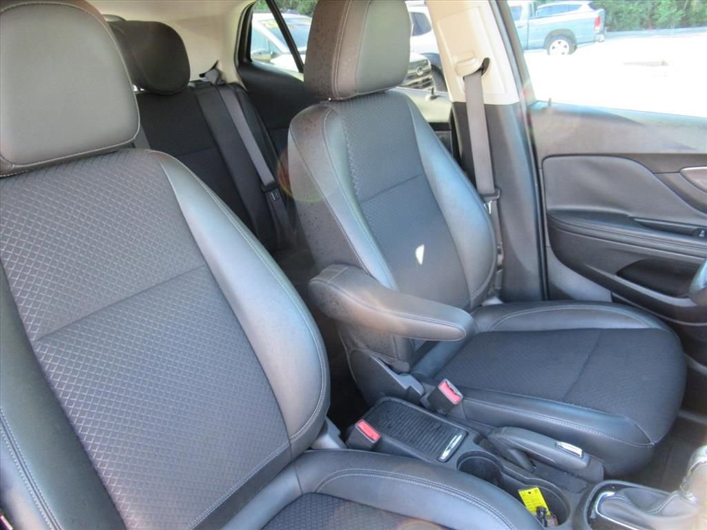 Used 2022 Buick Encore Preferred w/ Safety Package FWD image 9