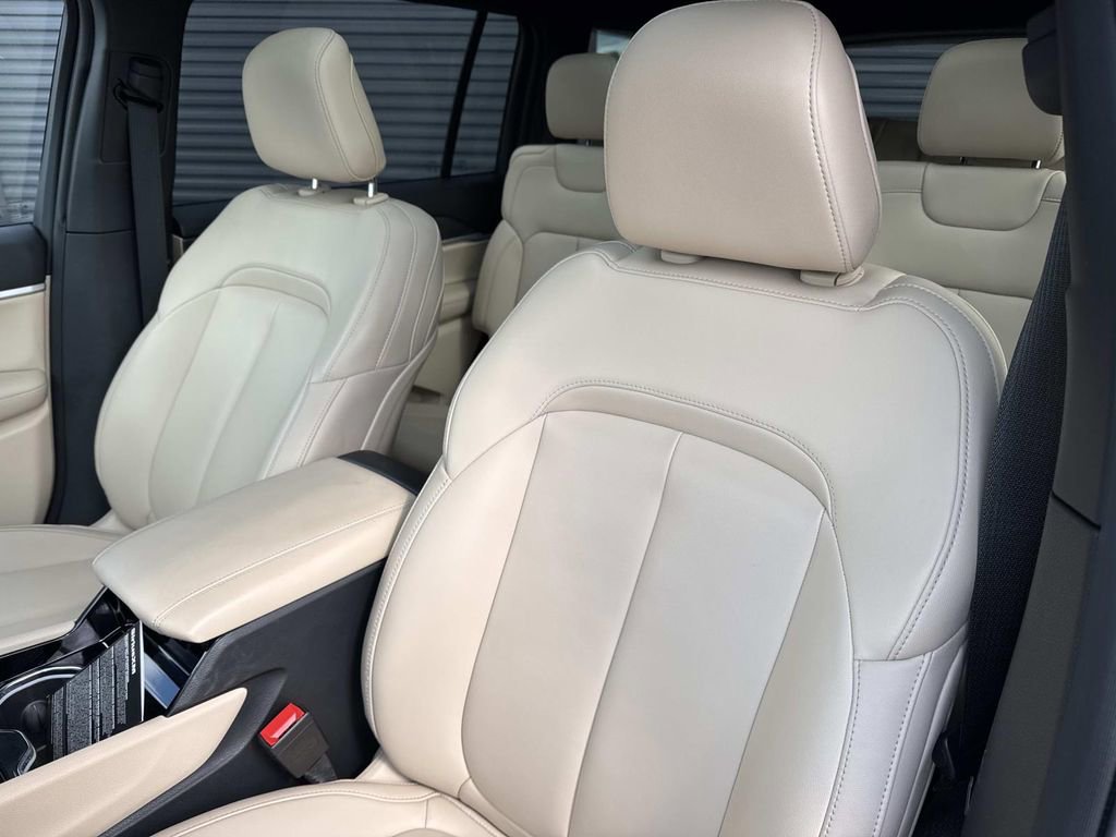 Used 2023 Jeep Grand Cherokee L Limited image 5