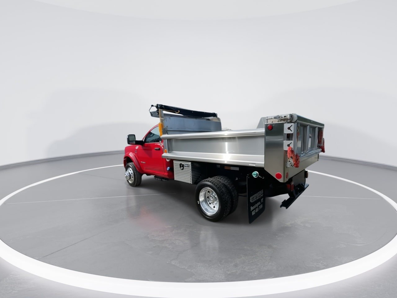 New 2026 RAM 5500 4x4 Regular Cab image 15