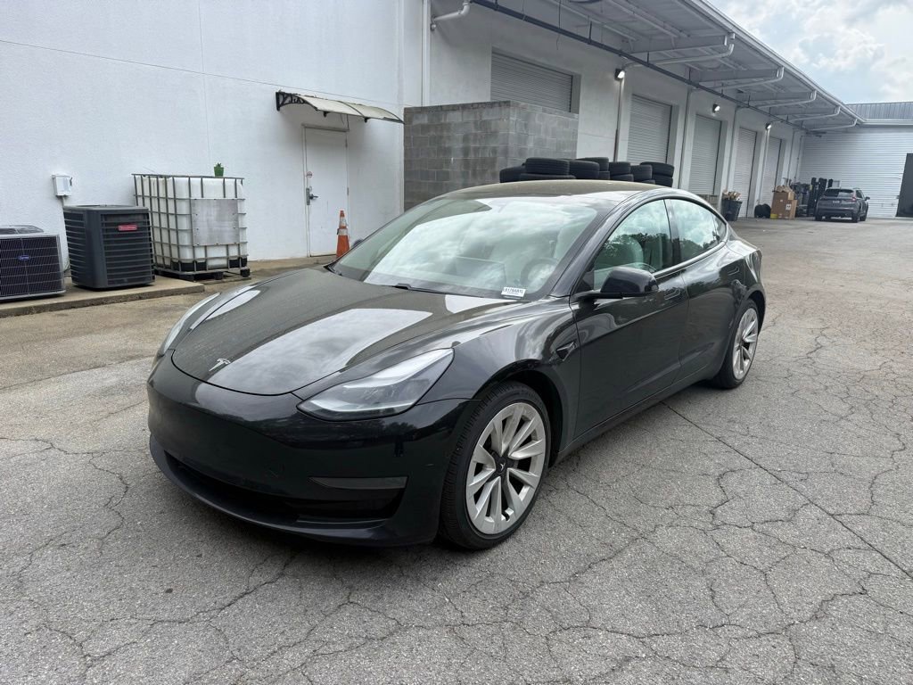 Used 2021 Tesla Model 3 Standard Range Plus image 3