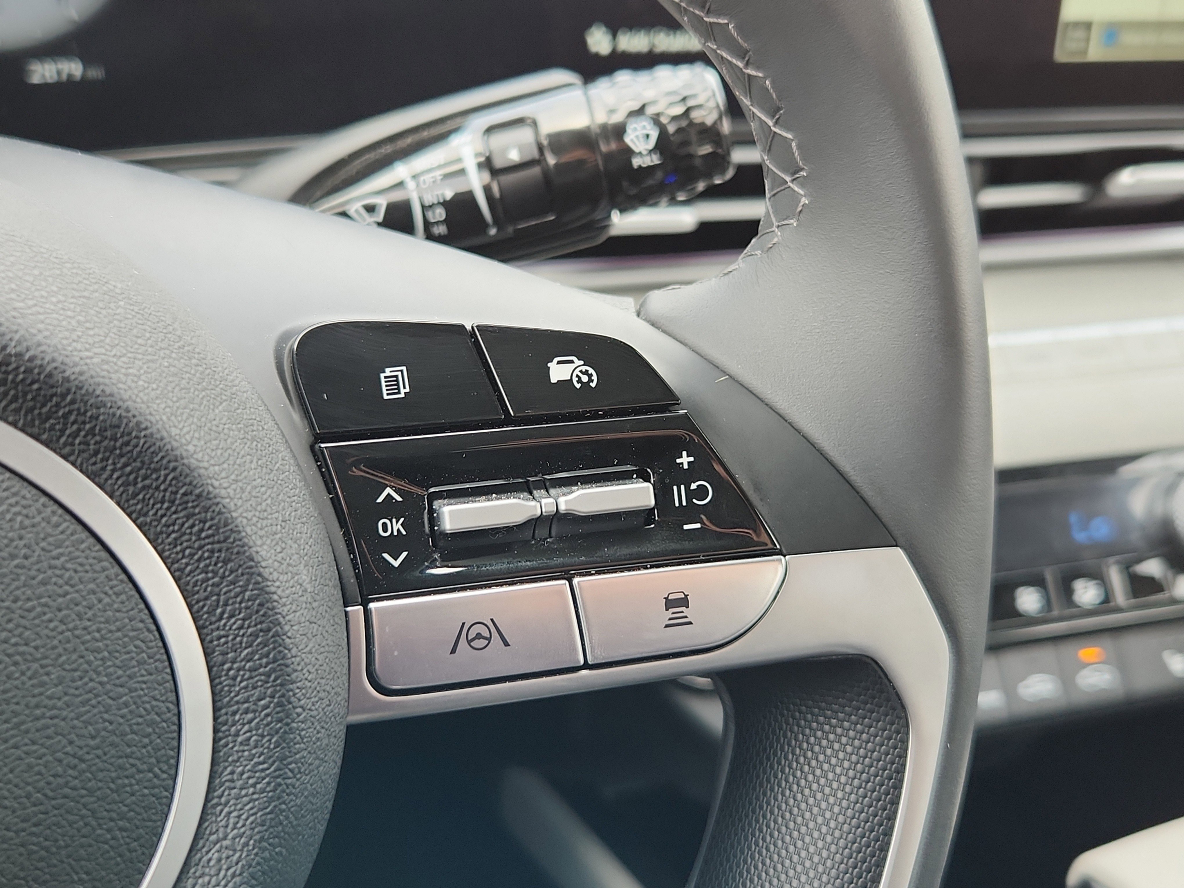 Used 2025 Hyundai Elantra Limited image 20