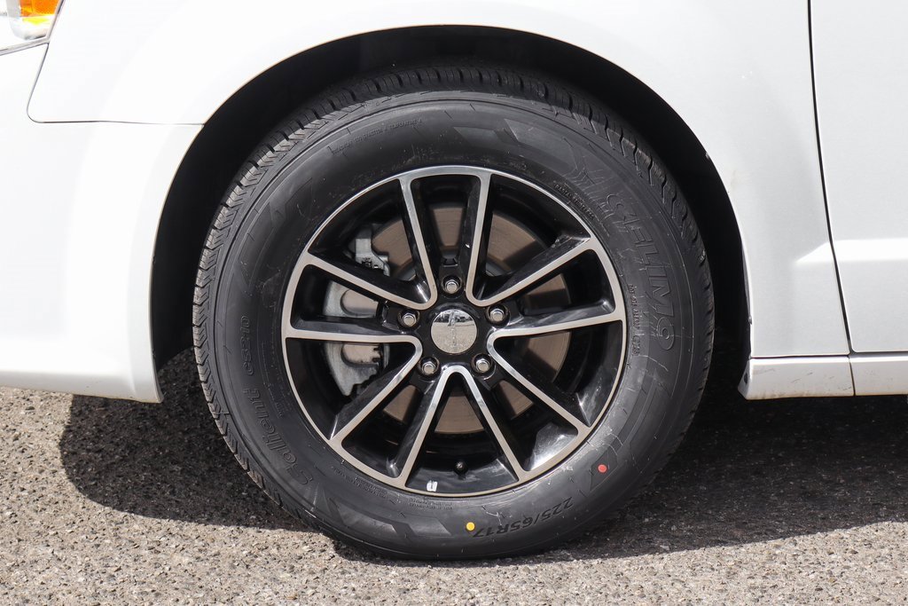 Used 2019 Dodge Grand Caravan SE image 38