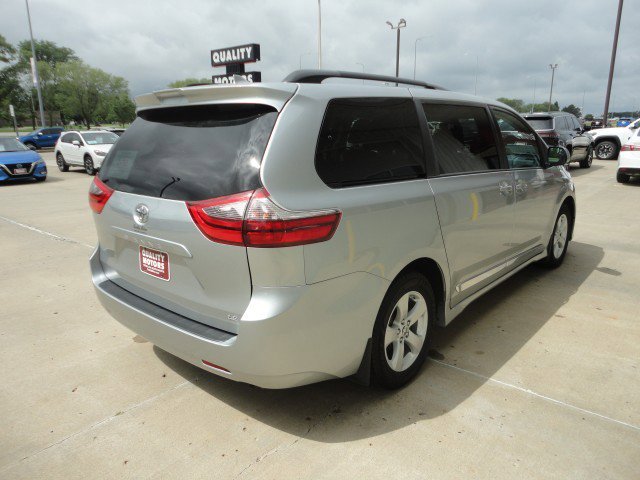 Used 2020 Toyota Sienna LE image 13