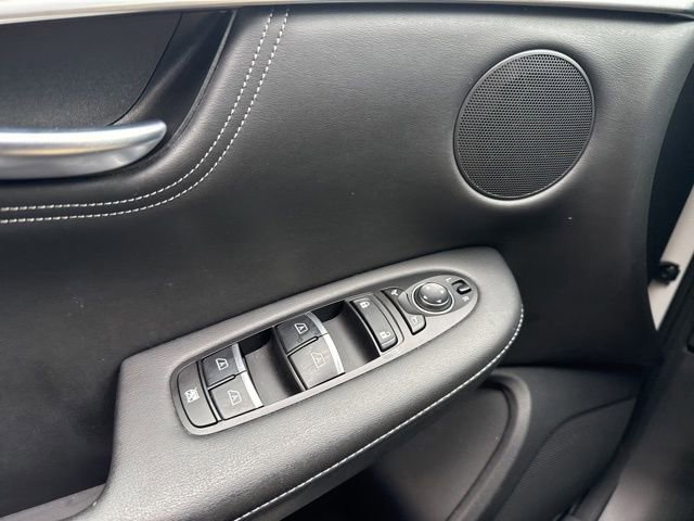 Certified 2023 INFINITI QX55 Luxe w/ Cargo Package image 23