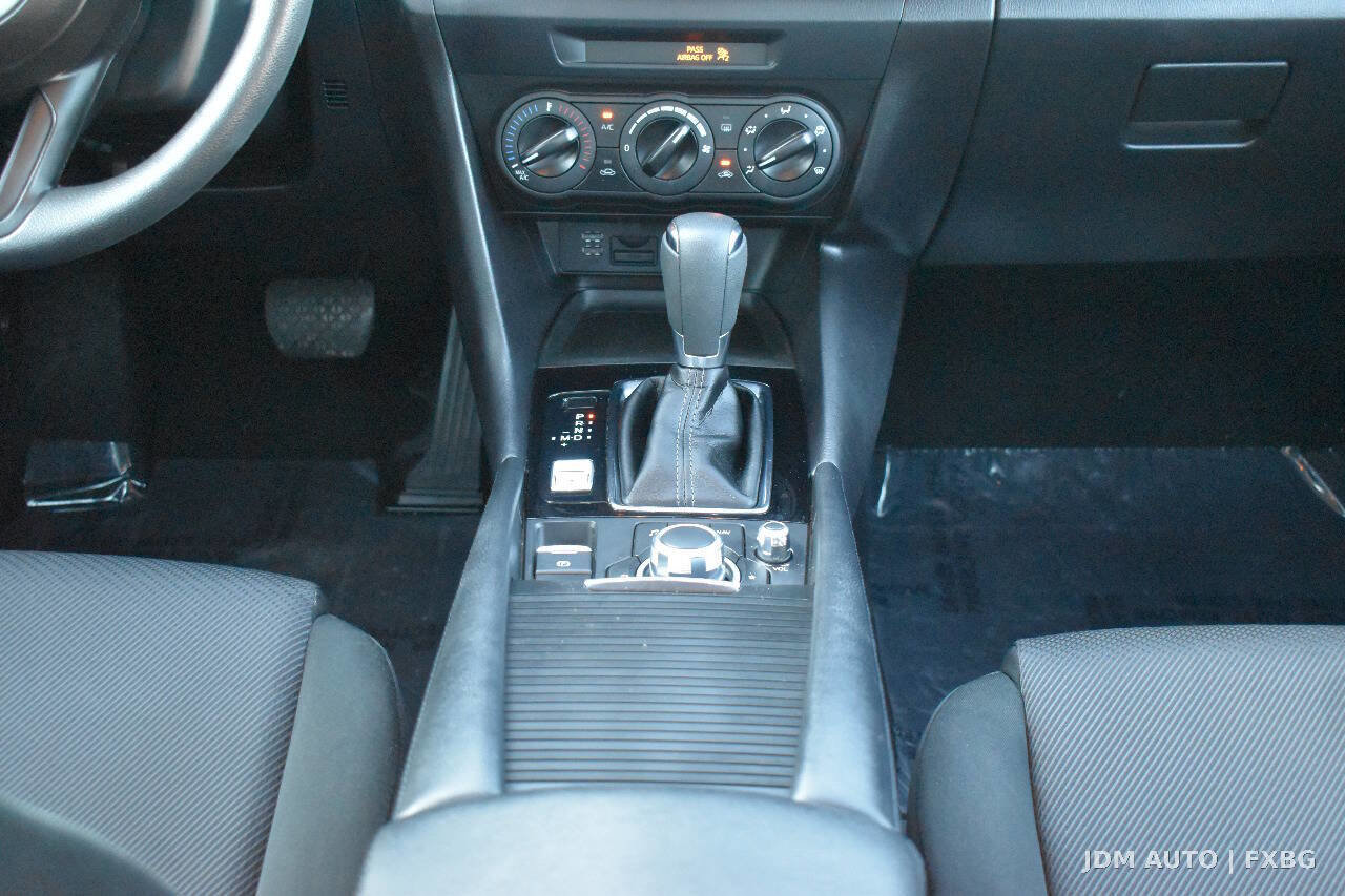 Used 2017 MAZDA MAZDA3 Sport FWD image 27