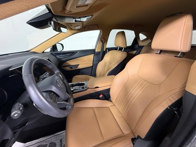 Used 2025 Lexus NX 250 FWD w/ Towing Package (2000 Lbs) image 18