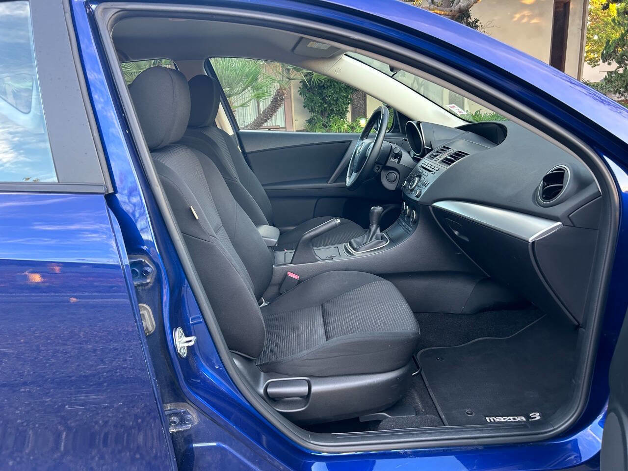 Used 2013 MAZDA MAZDA3 i Touring image 31