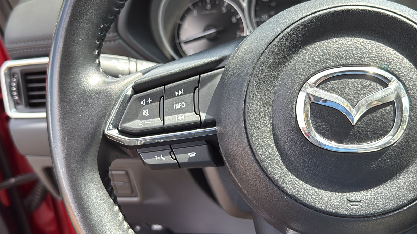 Certified 2025 MAZDA CX-5 AWD 2.5 S w/ Preferred Package image 12
