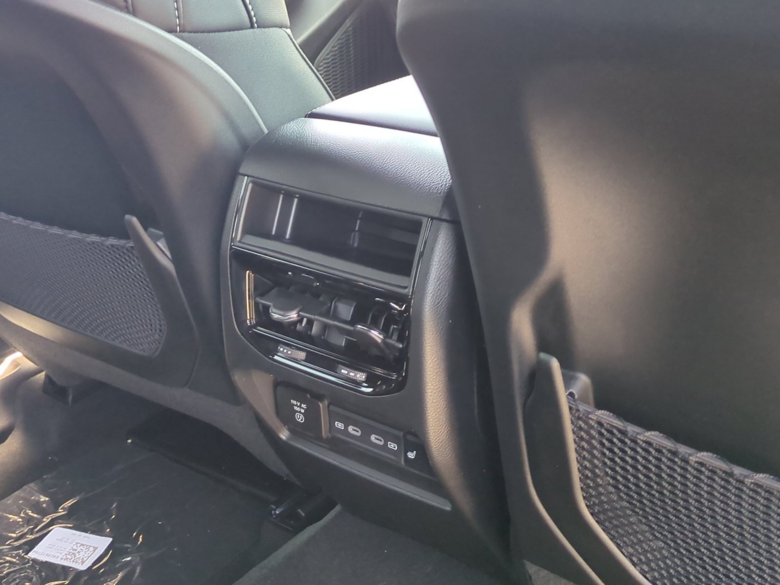 New 2026 Jeep Grand Cherokee Limited w/ Luxury Tech Group II RWD image 32