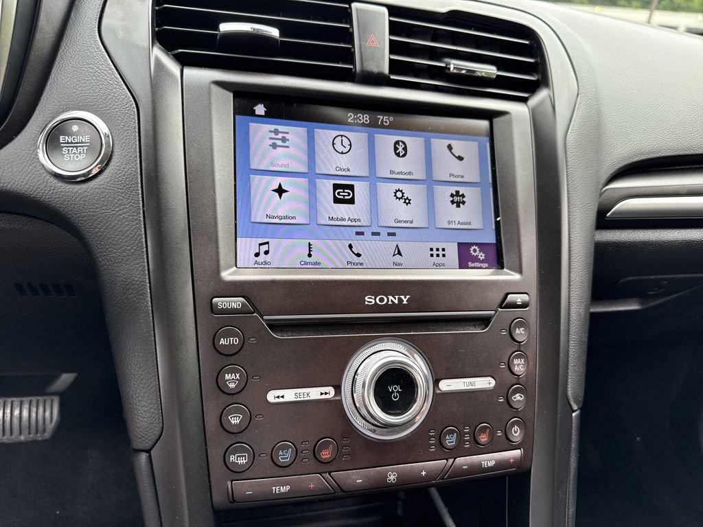 Used 2019 Ford Fusion Energi Titanium FWD image 27