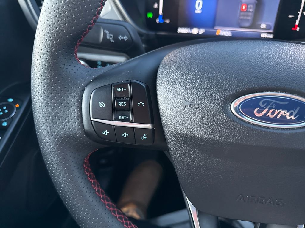 Used 2025 Ford Escape ST-Line w/ Equipment Group 301A image 32