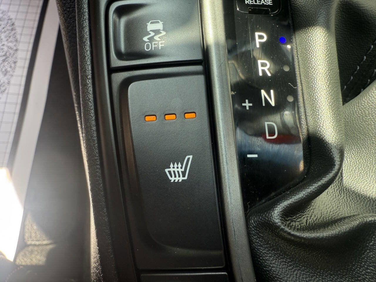 Used 2019 Hyundai Veloster 2.0 Premium image 23