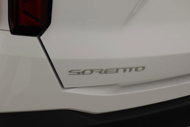 Used 2024 Kia Sorento S image 33