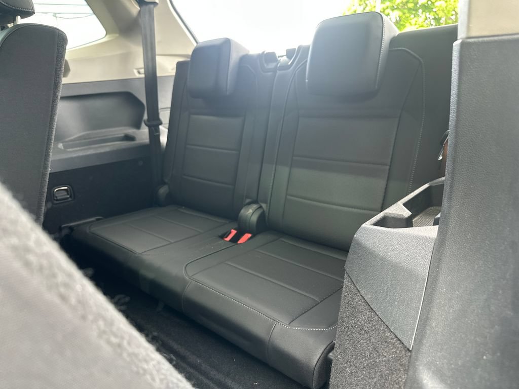 Used 2019 Volkswagen Tiguan SE w/ Panoramic Sunroof Package FWD image 19