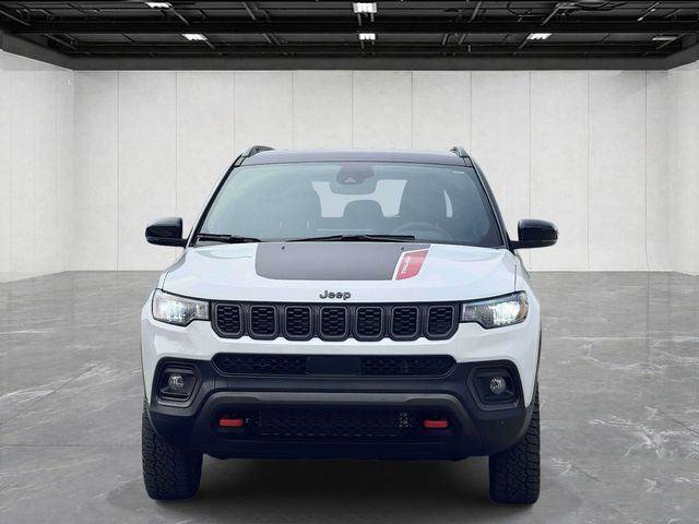 Certified 2025 Jeep Compass Trailhawk AWD/4WD image 2