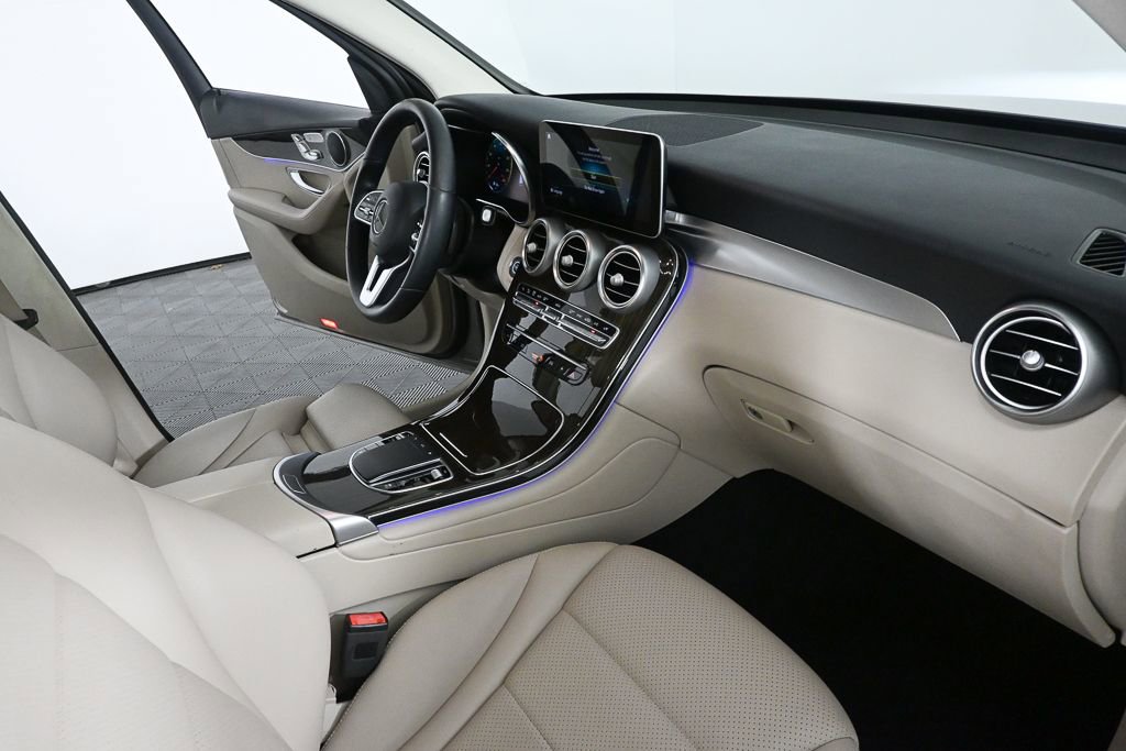 Certified 2022 Mercedes-Benz GLC 300 w/ Premium Package Lite image 24