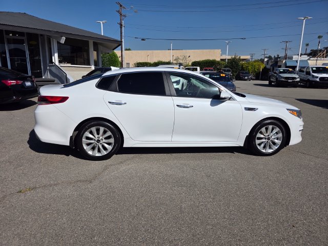 Used 2018 Kia Optima LX w/ 17" Alloy Wheels Package FWD image 3