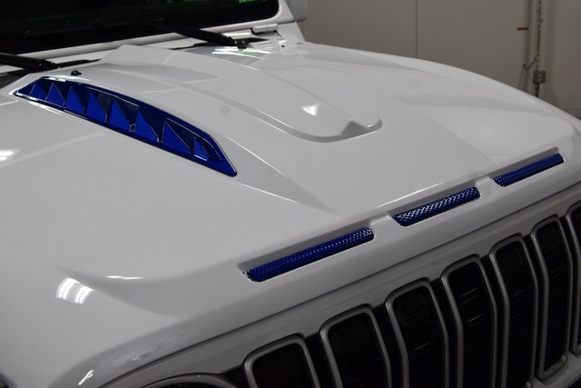 Used 2024 Jeep Wrangler Sahara w/ Safety Group image 14