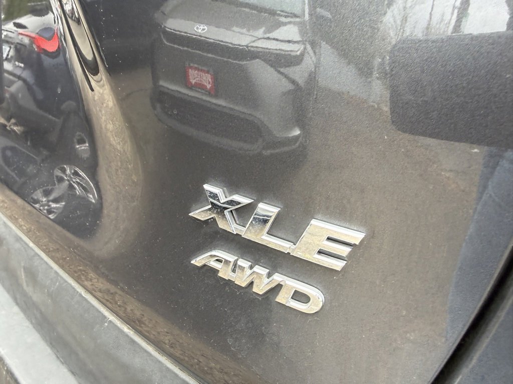 Used 2025 Toyota RAV4 XLE w/ Convenience Package image 9