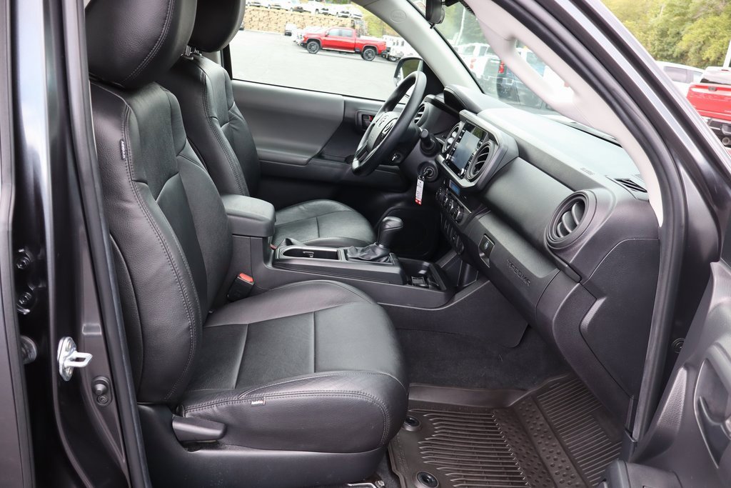 Used 2022 Toyota Tacoma SR5 image 17