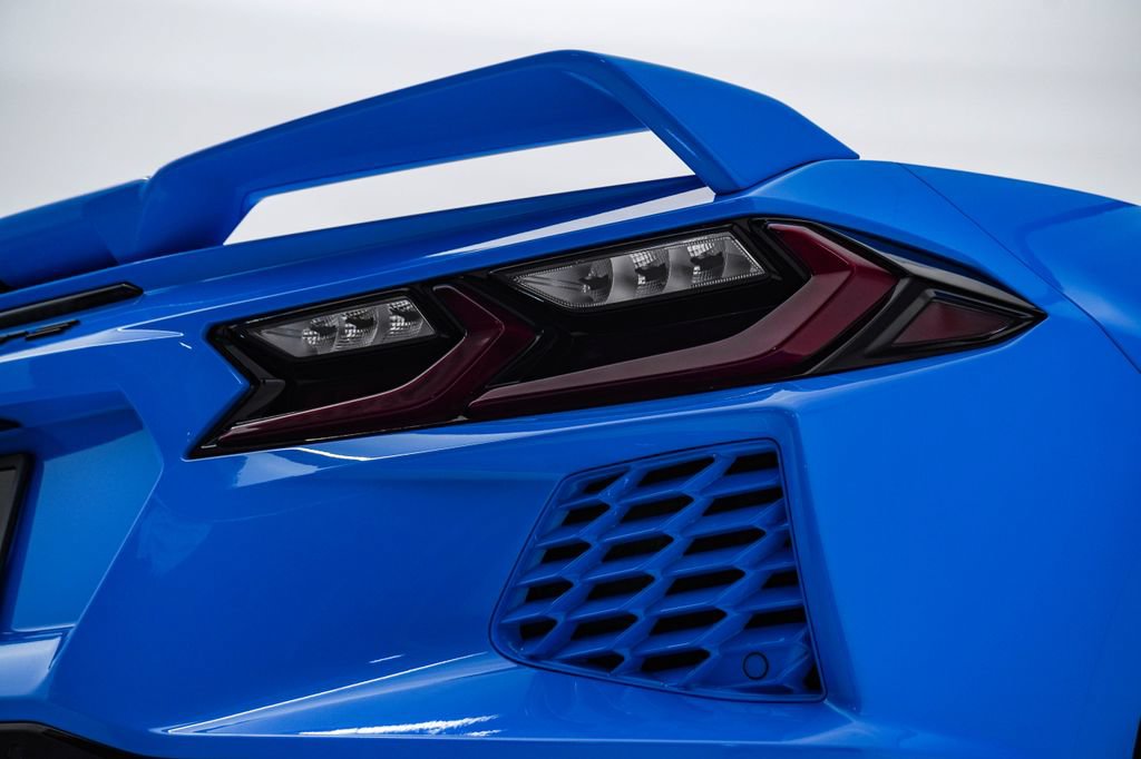 Used 2021 Chevrolet Corvette Stingray Premium Cpe w/ Z51 Performance Package RWD image 15