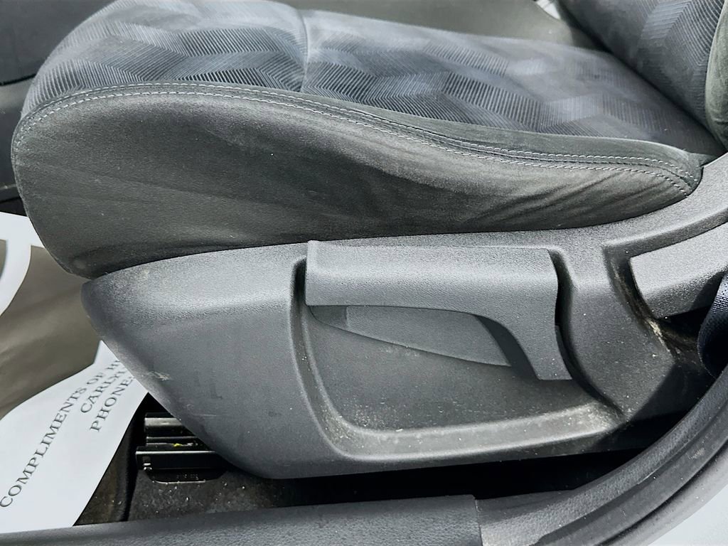 Used 2015 Nissan Rogue S image 18