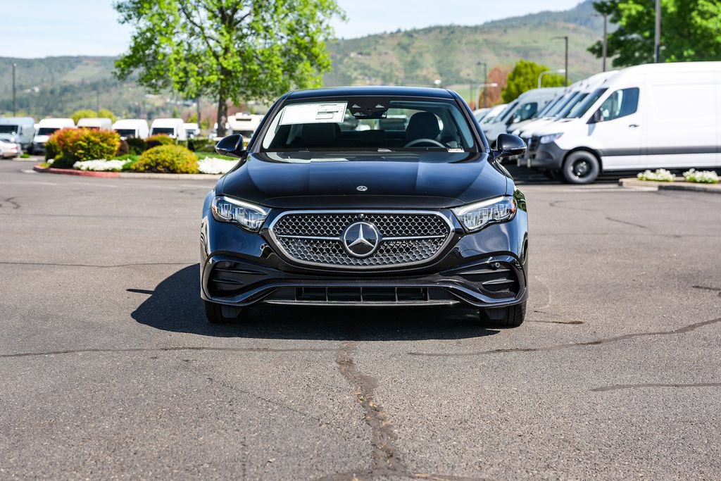 New 2026 Mercedes-Benz E 350 4MATIC Sedan image 4