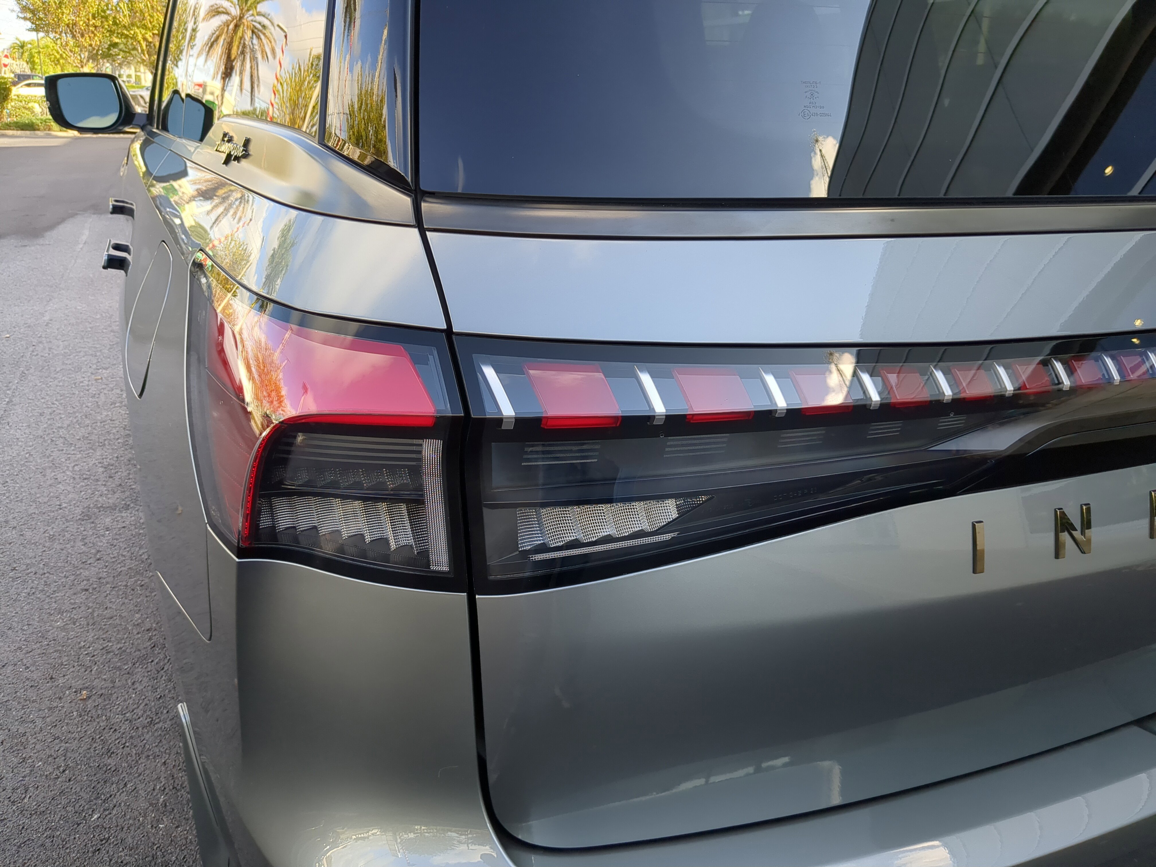 New 2026 INFINITI QX80 Autograph w/ Premium Cargo Package image 10