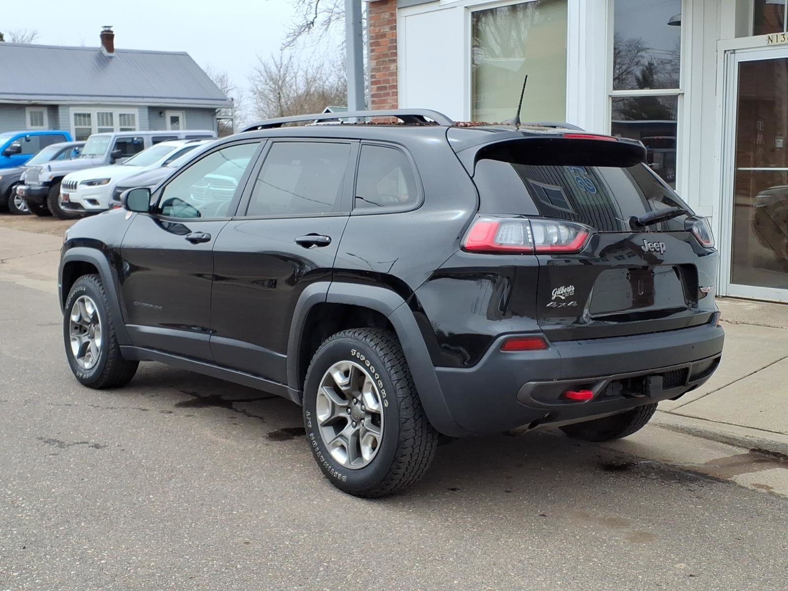 Used 2019 Jeep Cherokee Trailhawk AWD/4WD image 8