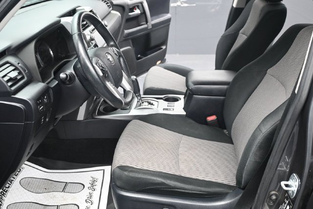Used 2018 Toyota 4Runner SR5 AWD/4WD image 6