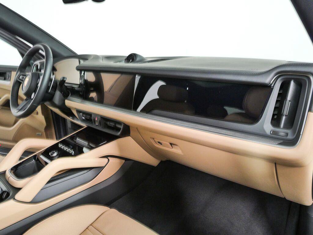 New 2026 Porsche Cayenne Coupe AWD/4WD image 26