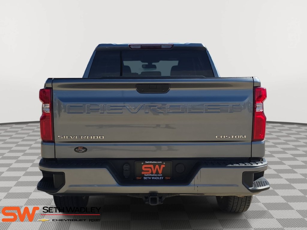 Used 2019 Chevrolet Silverado 1500 Custom w/ Custom Value Package AWD/4WD image 6