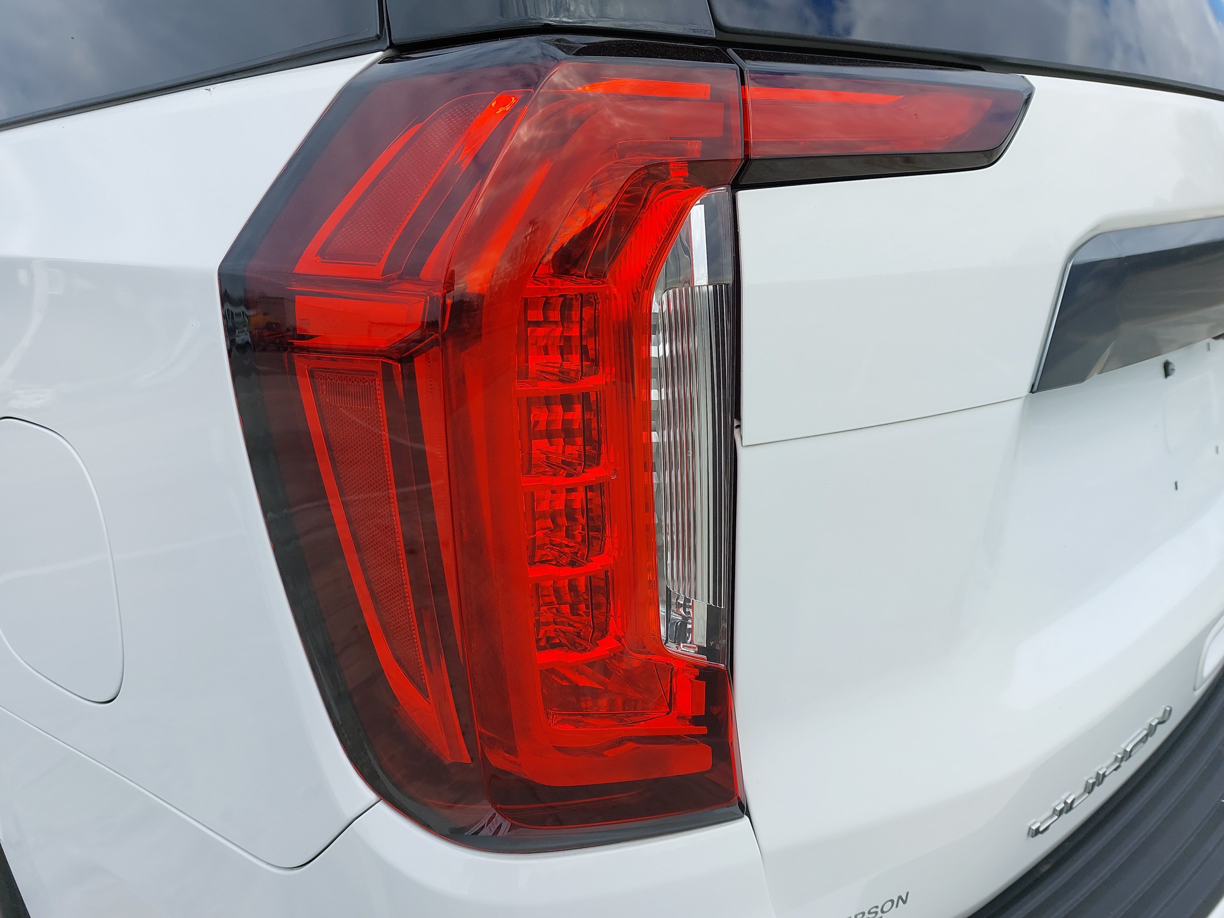 Used 2022 GMC Yukon XL AT4 AWD/4WD image 35