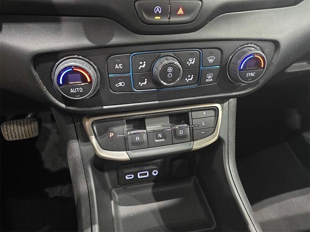 Used 2024 GMC Terrain Denali AWD/4WD image 24