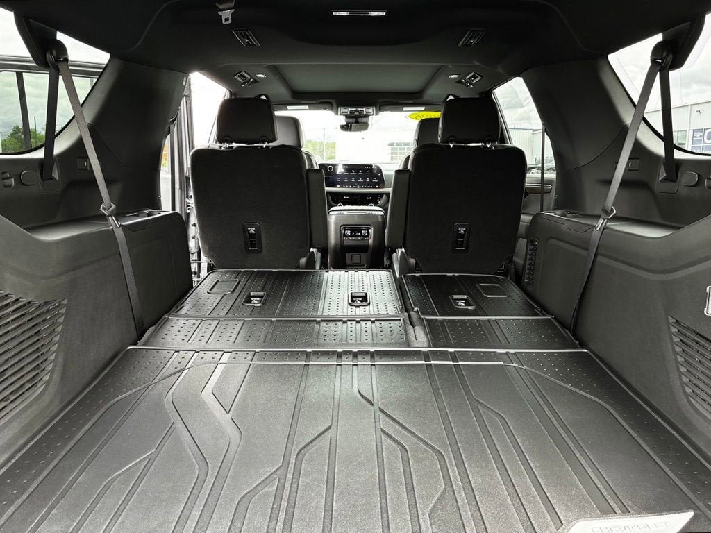 New 2026 Chevrolet Suburban High Country AWD/4WD image 39