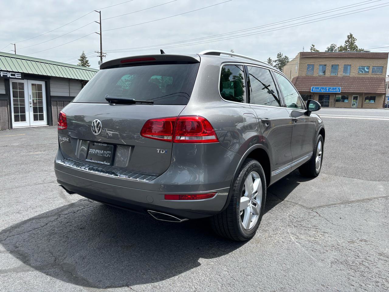 Used 2013 Volkswagen Touareg TDI AWD/4WD image 5