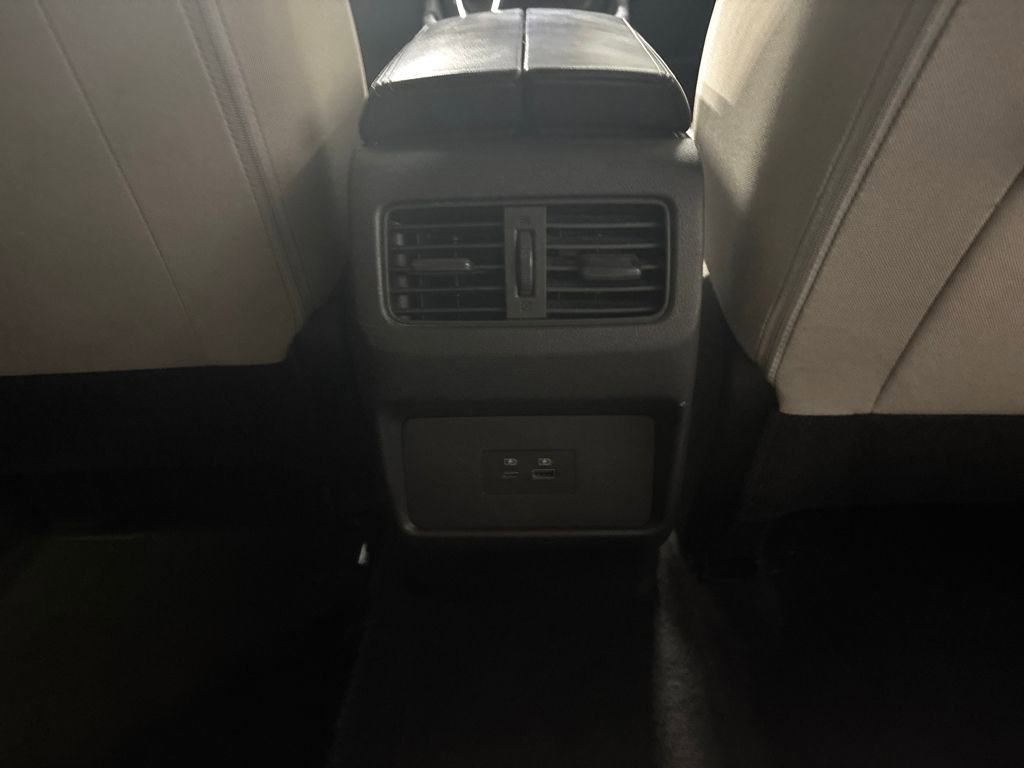 Used 2023 Nissan Rogue SV image 36