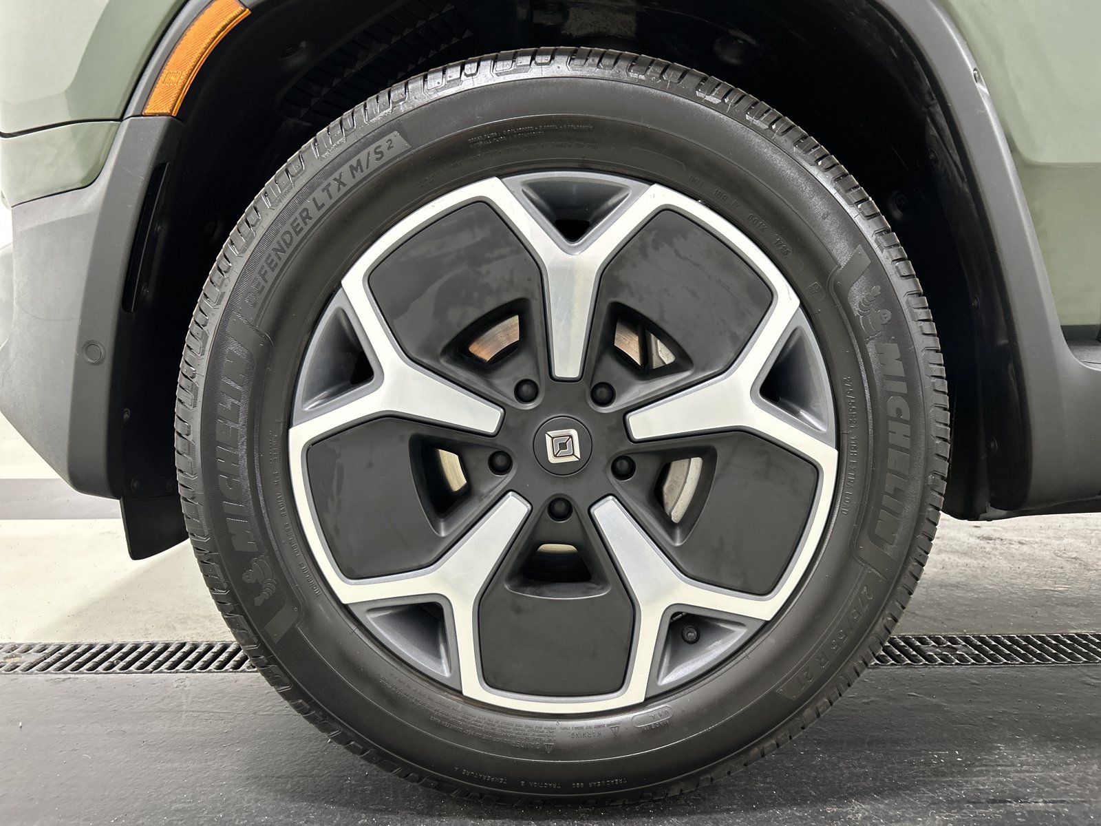 Used 2024 Rivian R1S Adventure AWD/4WD image 9