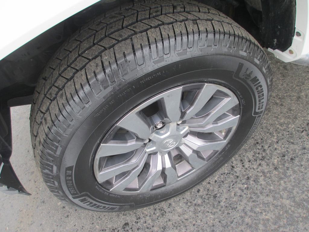 Used 2020 Toyota Tacoma Limited image 15