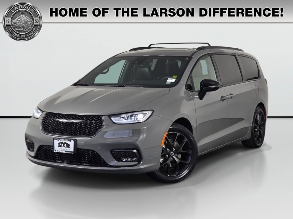 Used 2025 Chrysler Pacifica Limited