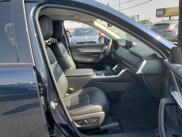 Used 2024 MAZDA CX-90 Plug-In Hybrid w/ Premium Pkg image 16