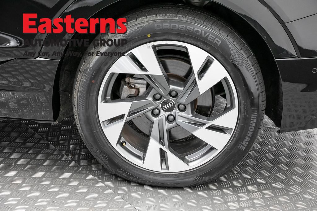 Used 2021 Audi e-tron Premium w/ Convenience Plus Package AWD/4WD image 35