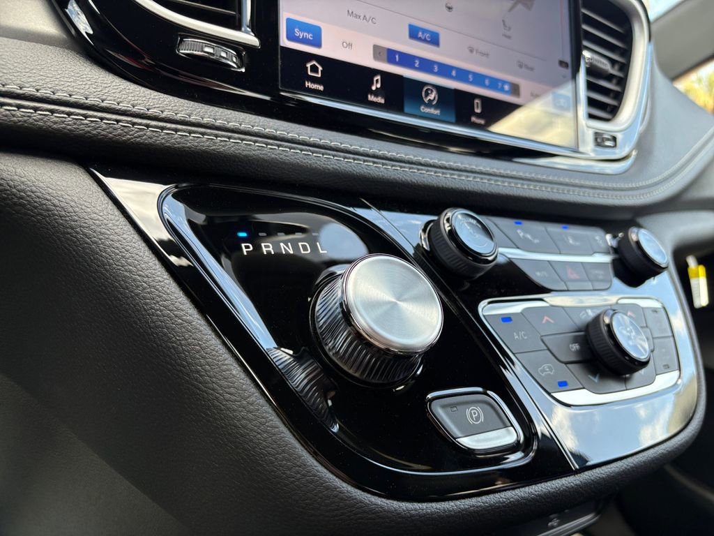 New 2026 Chrysler Pacifica Select image 27