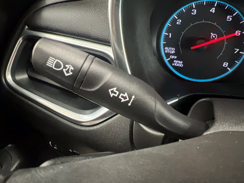 Used 2018 Chevrolet Equinox LT FWD image 21