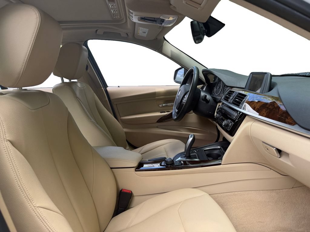 Used 2016 BMW 320i xDrive Sedan AWD/4WD image 15
