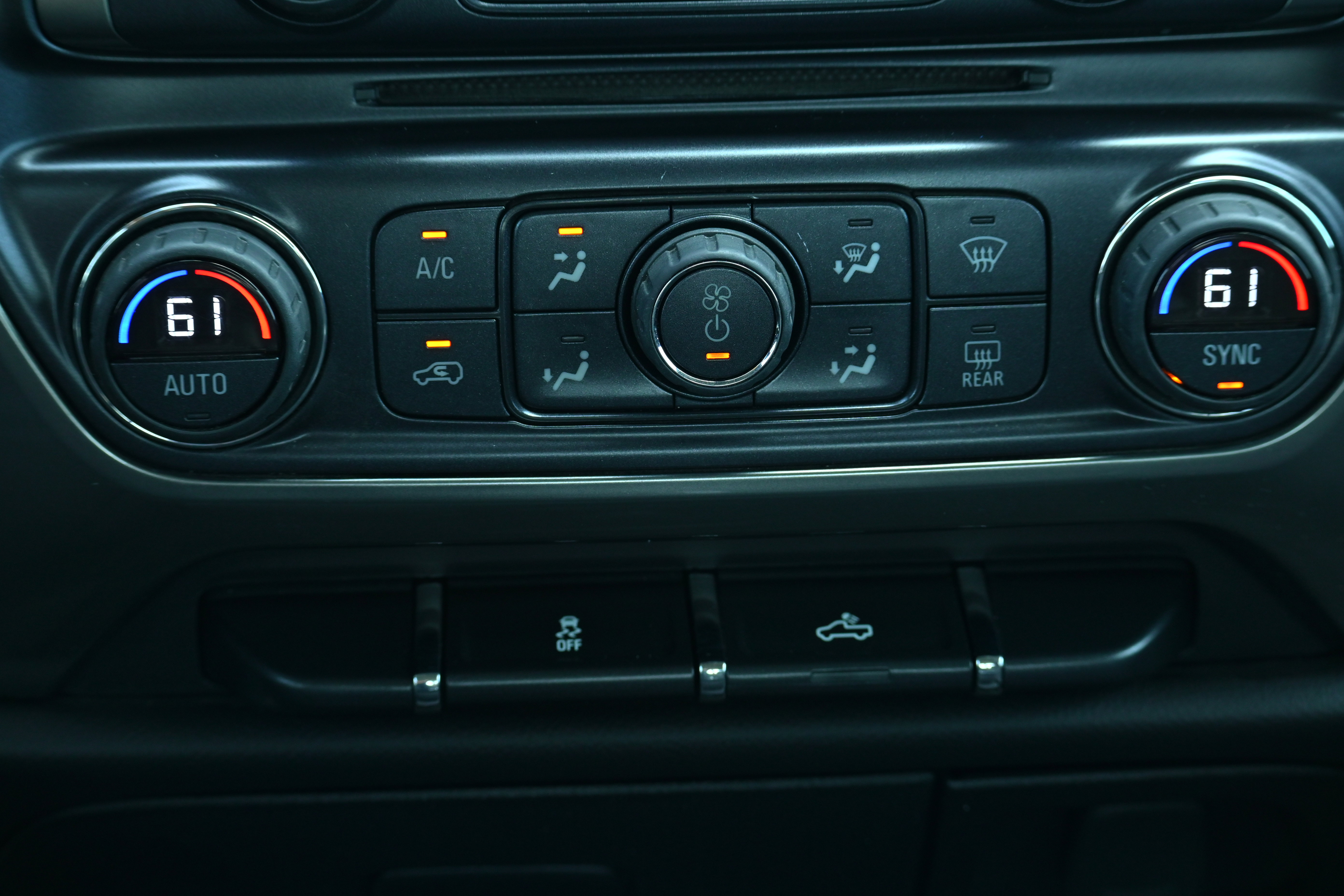 Used 2018 Chevrolet Silverado 1500 LT w/ All Star Edition image 13