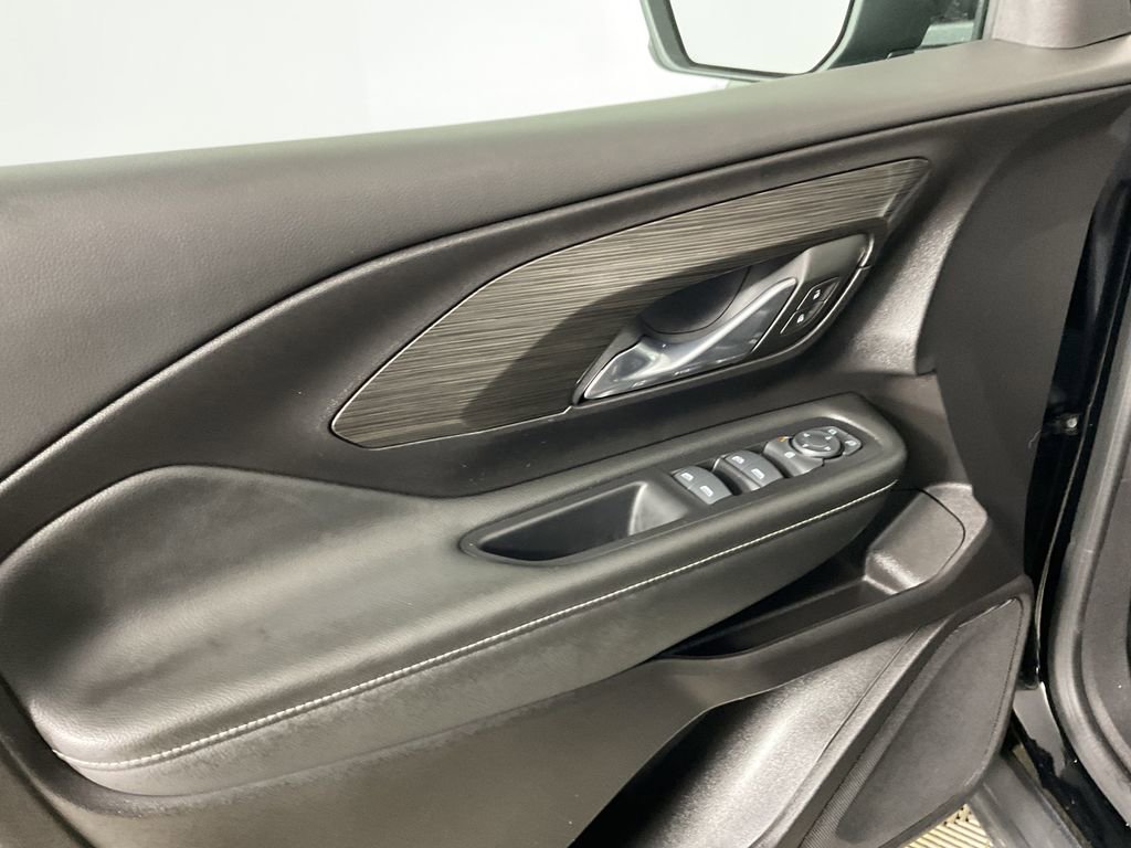 Used 2024 GMC Terrain SLE image 16