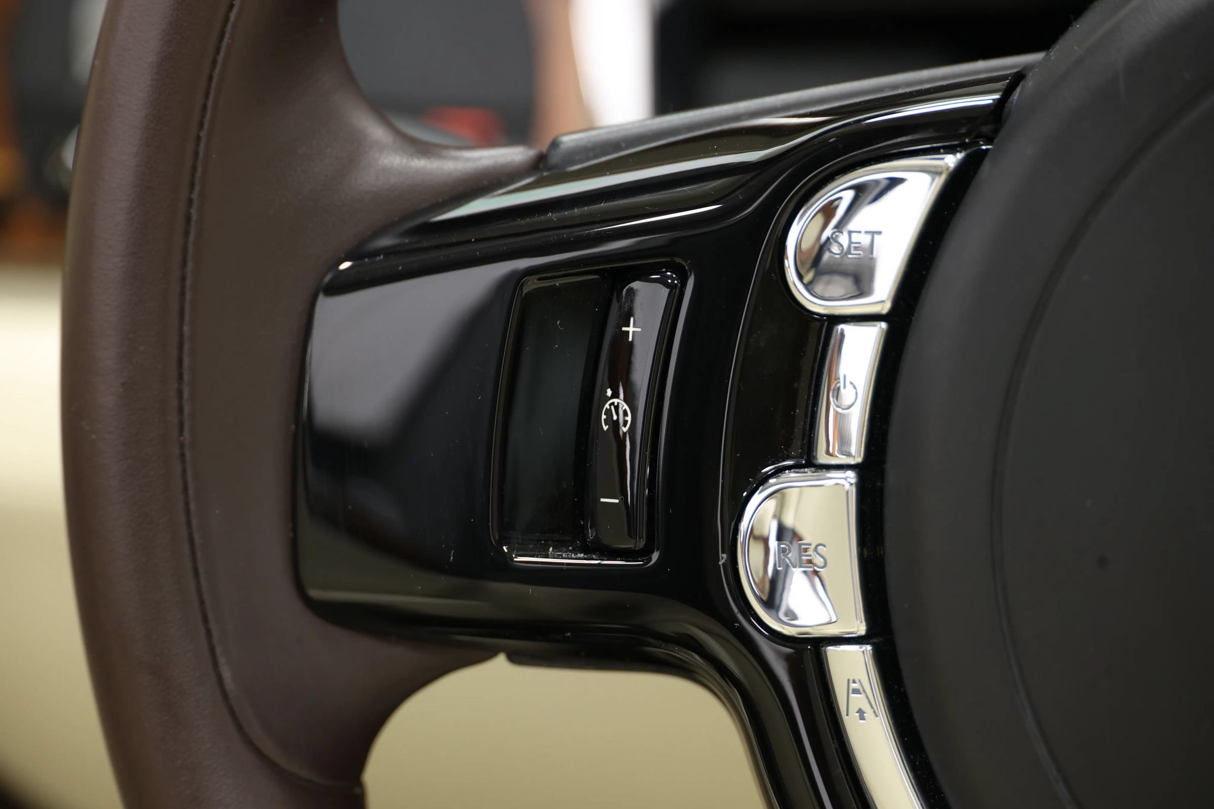Used 2016 Rolls-Royce Ghost RWD image 28