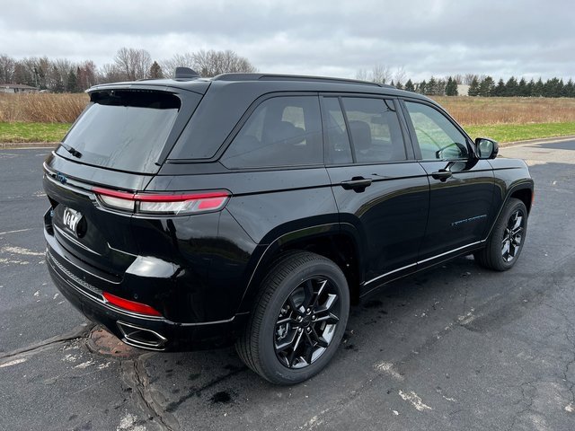 Used 2024 Jeep Grand Cherokee Limited 4xe image 3