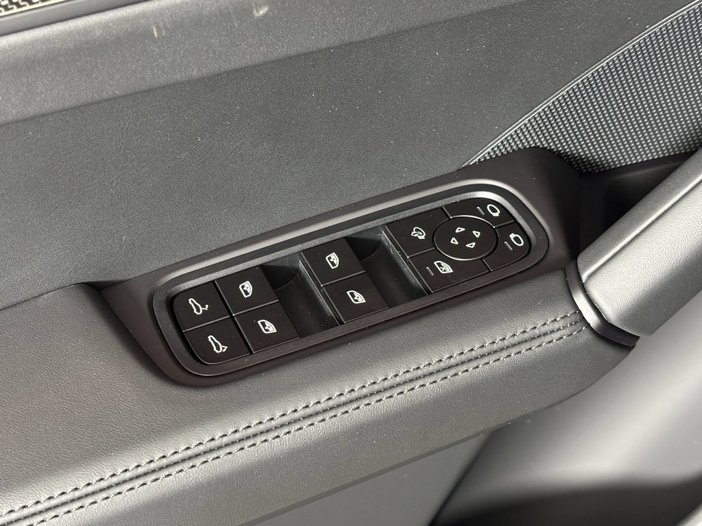 New 2026 Porsche Cayenne GTS image 16